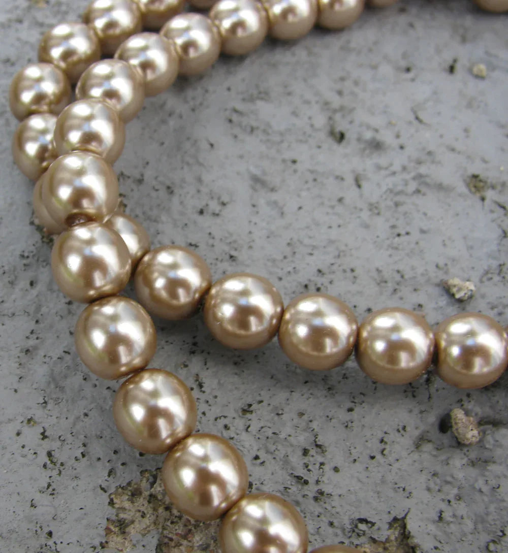 Tjeckiska vaxade glaspärlor - Cocoa 8mm, 1 sträng Hilmas Pyssel