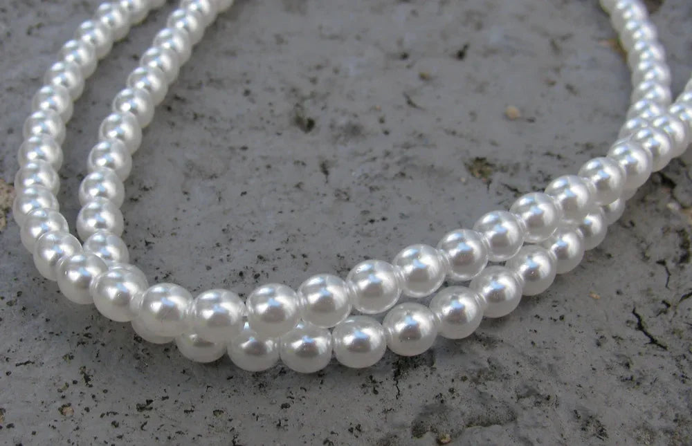 Tjeckiska vaxade glaspärlor - White 4mm, 1 sträng Hilmas Pyssel