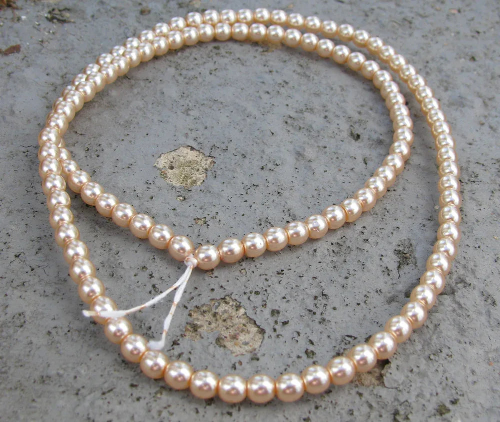 Tjeckiska vaxade glaspärlor - Pink 4mm, 1 sträng Hilmas Pyssel