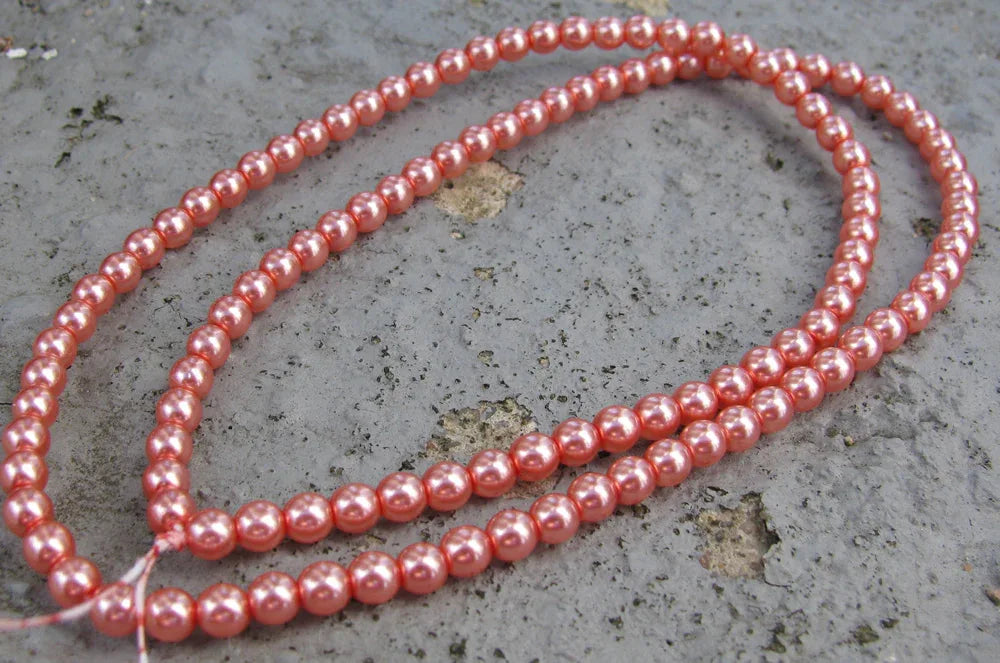 Tjeckiska vaxade glaspärlor - Blush 4mm, 1 sträng Hilmas Pyssel