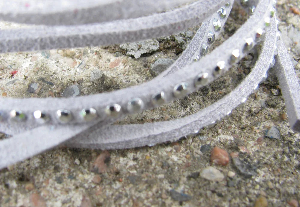 Mockaimitation - Grå med Strasstenar 2,6mm 1 m Hilmas Pyssel