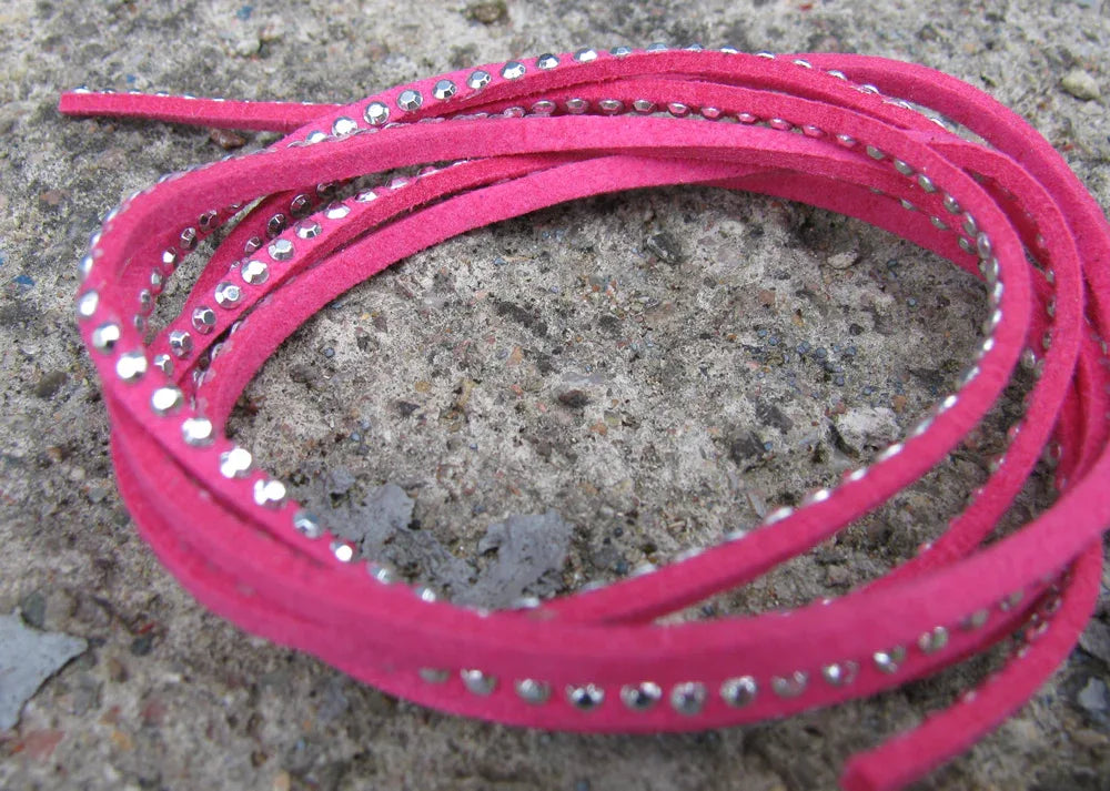 Mockaimitation - rosa med strasstenar, 2,6mm, 1m Hilmas Pyssel