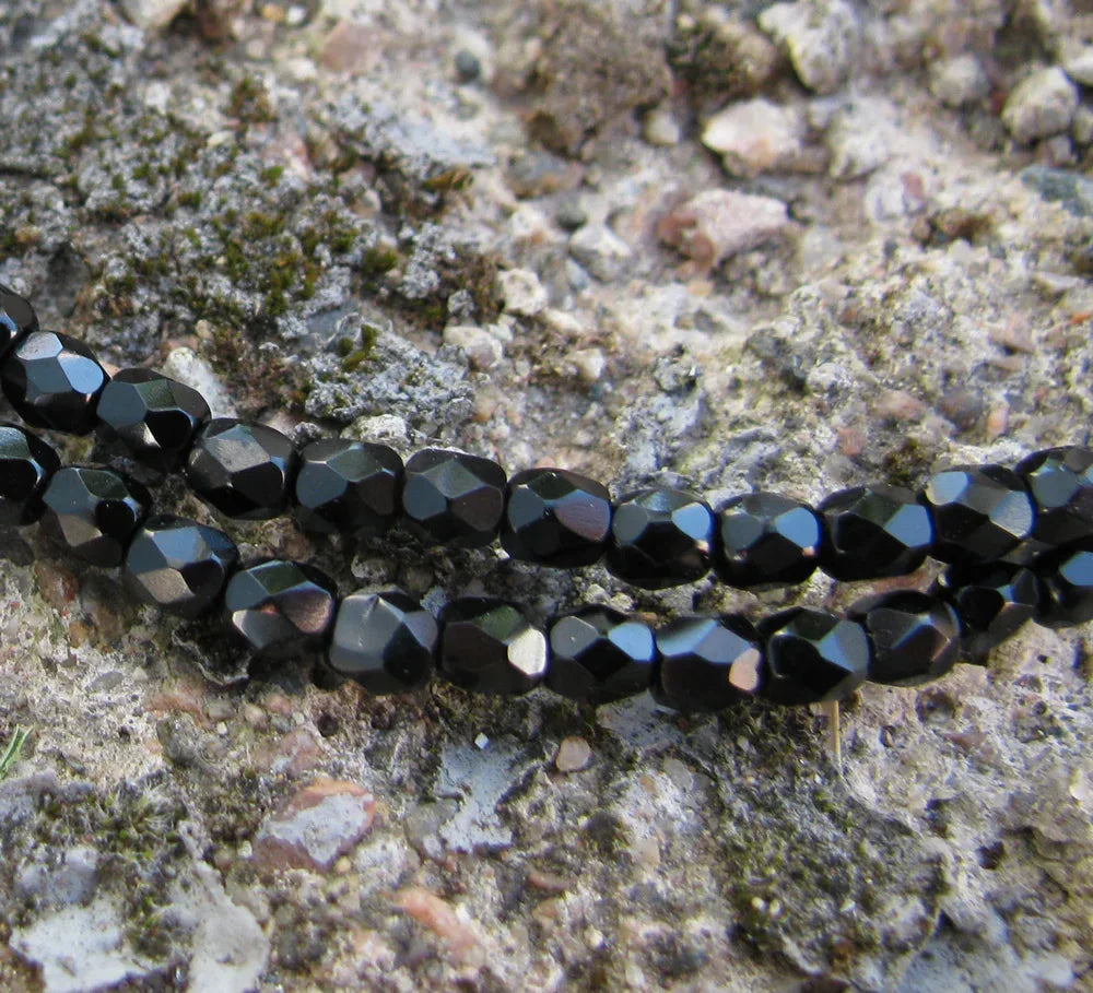 Tjeckiska Firepolish - Jet 3 mm, 100-pack Hilmas Pyssel