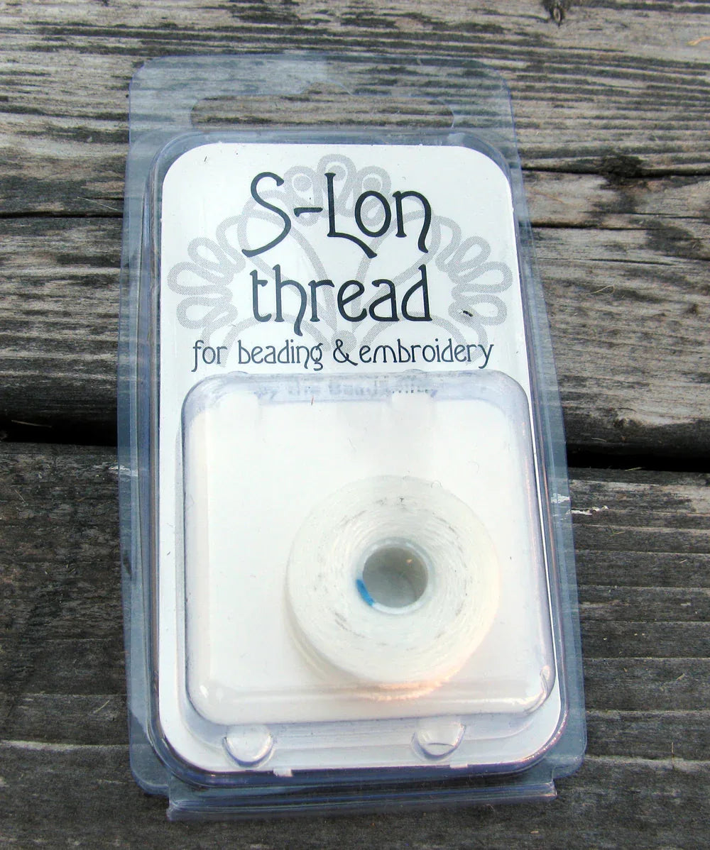 S-Lon Bead Thread - White / Vit strl AA, 1 Rulle Hilmas Pyssel