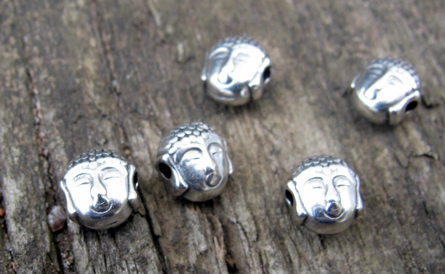 Mellandel Silverfärgad - Mindre Buddha-huvud 7x5,2mm, 5-pack Grekisk Metall