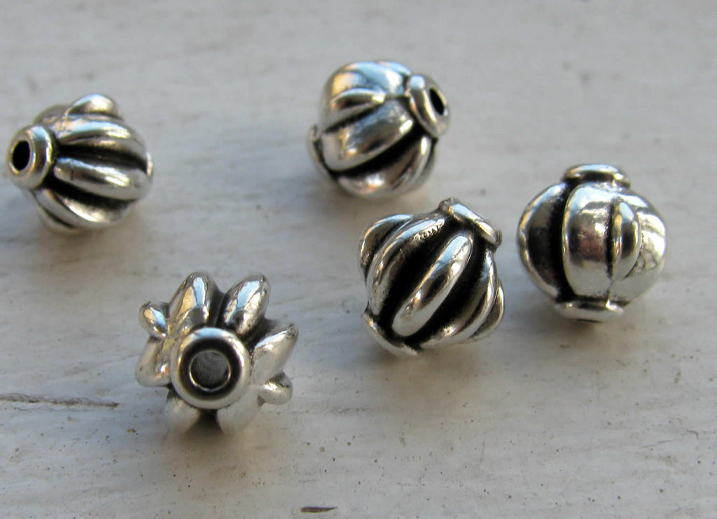 Mellandel silverfärgad - Randig rund 8mm 5-pack Grekisk Metall