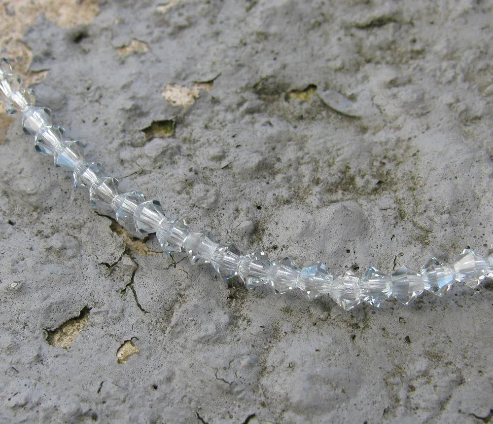 Tjeckiska MC Bicone - Crystal Lagoon 3 mm, 1 sträng Preciosa