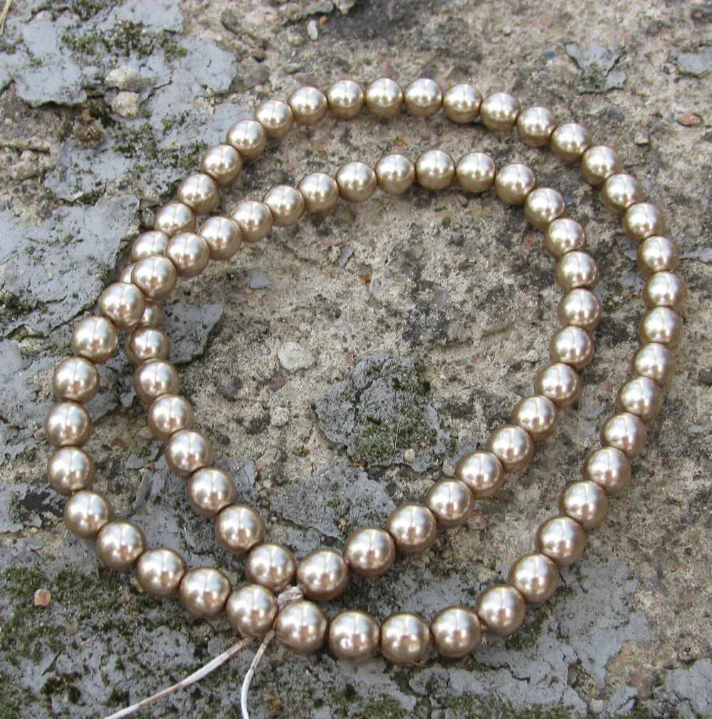 Tjeckiska vaxade glaspärlor - Champagne 6mm, 1 sträng Hilmas Pyssel