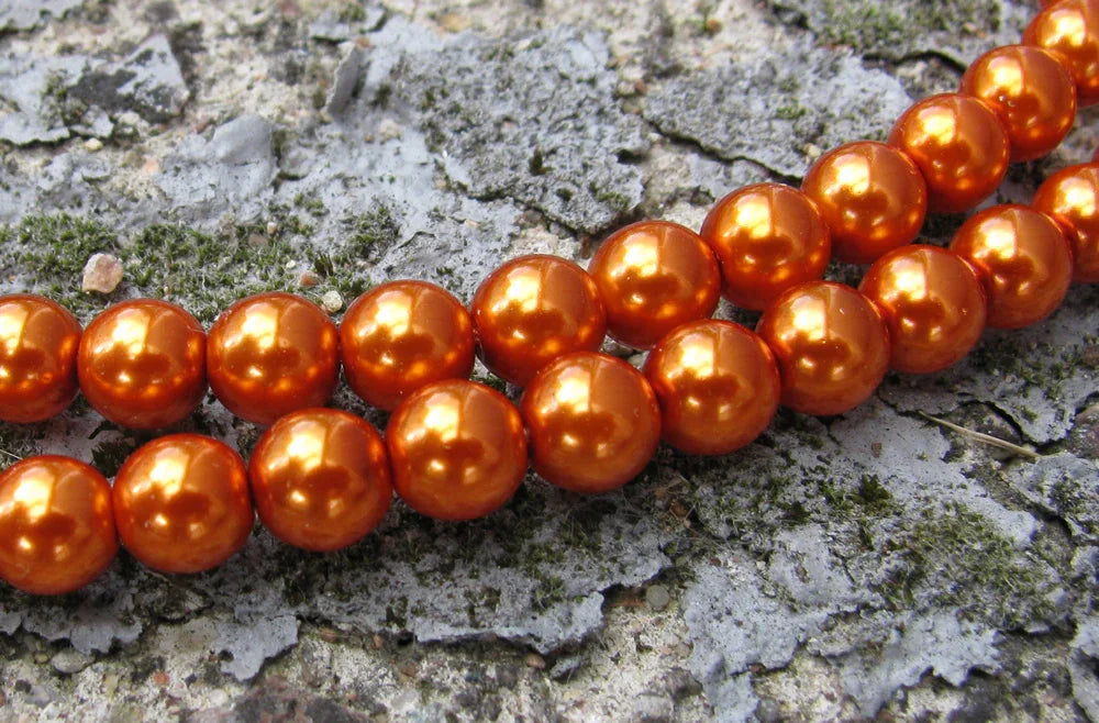 Tjeckiska vaxade glaspärlor - Burnt Orange 6mm, 1 sträng Hilmas Pyssel