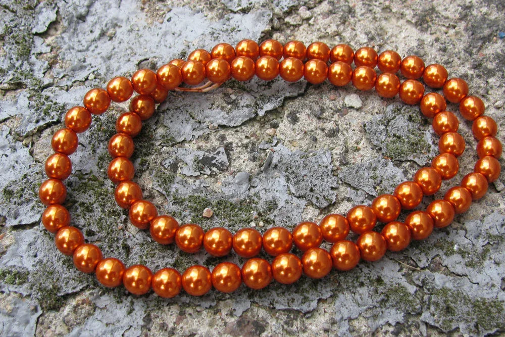 Tjeckiska vaxade glaspärlor - Burnt Orange 6mm, 1 sträng Hilmas Pyssel
