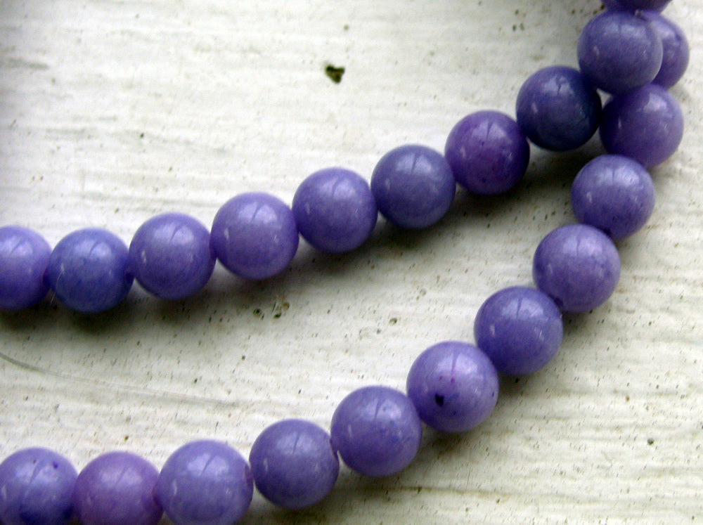 Jade Rund - Ljuslila 6mm, 1 Sträng Hilmas Pyssel