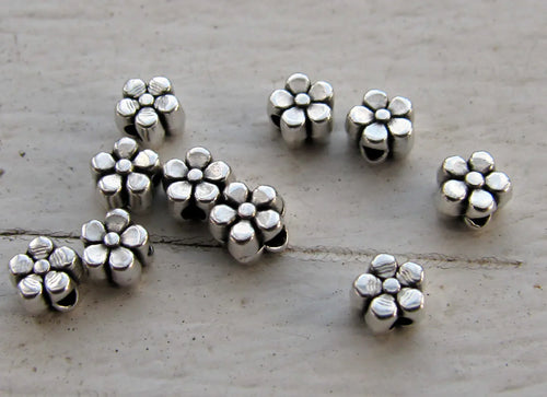Mellandel Silverpläterad - Liten Blomma 10-pack Grekisk Metall