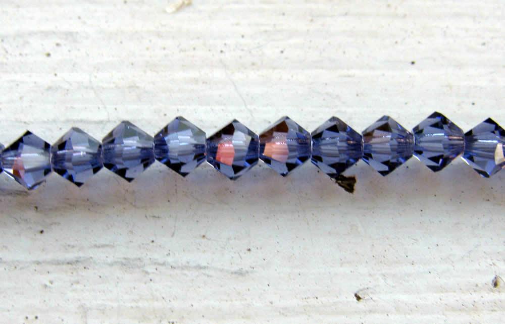 Tjeckiska MC Bicone - Tanzanite 4 mm, 1 sträng Preciosa