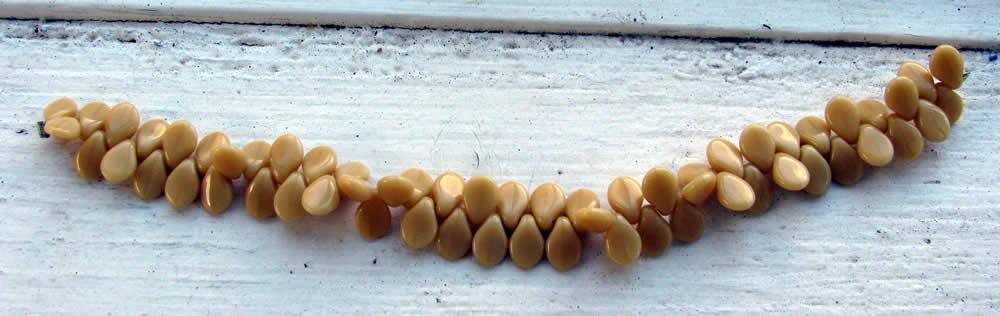 Preciosa Pip - Opaque Ivory, 1 sträng Preciosa