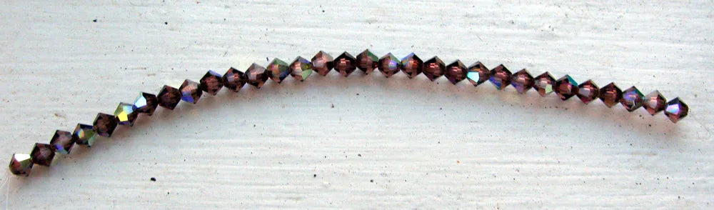 Tjeckiska MC Bicone - Light Burgundy AB 4 mm, 1 sträng Preciosa