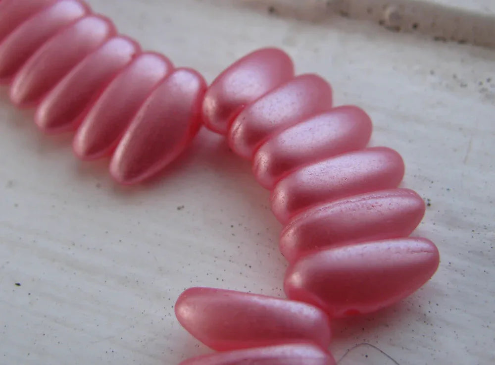 Chili Bead - Pastel Pink, 1 sträng Preciosa