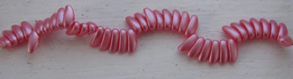 Chili Bead - Pastel Pink, 1 sträng Preciosa