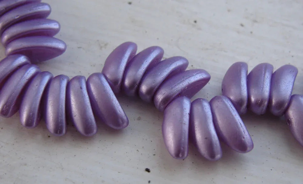Chili Bead - Pastel Lilac, 1 sträng Preciosa