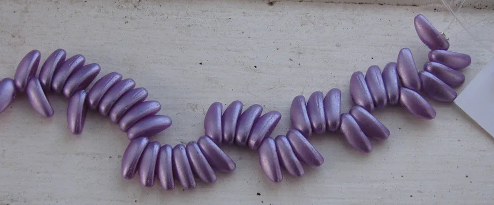 Chili Bead - Pastel Lilac, 1 sträng Preciosa