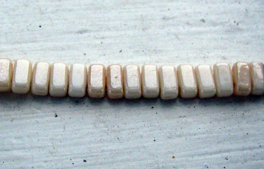 CzechMates Bricks - Opaque Luster Champagne, 50-pack CzechMates