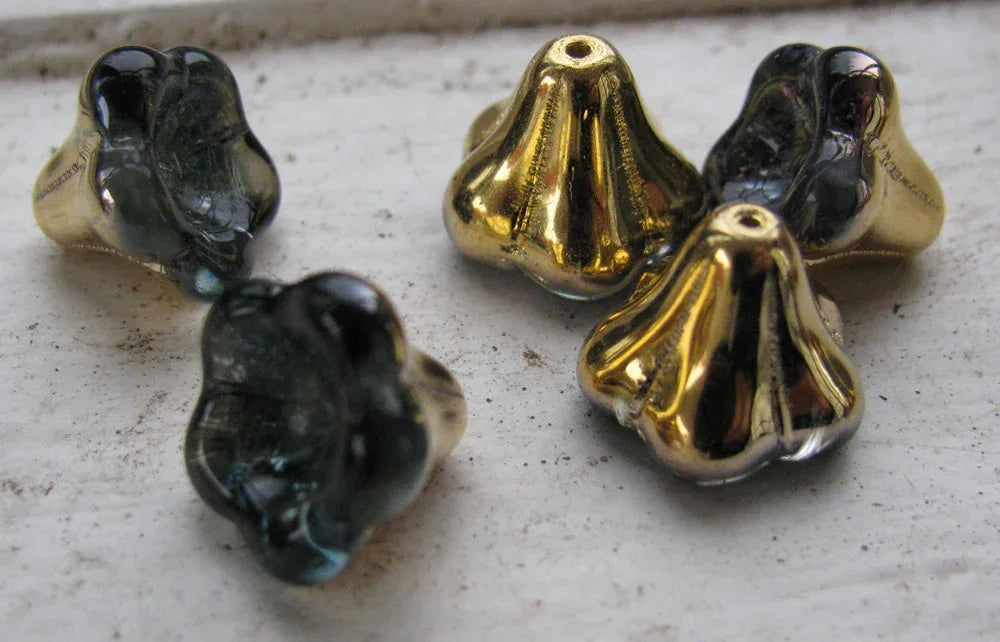 Tjeckiska änglakjolar/blommor - Crystal Aurum 11x13mm, 5-pack Hilmas Pyssel