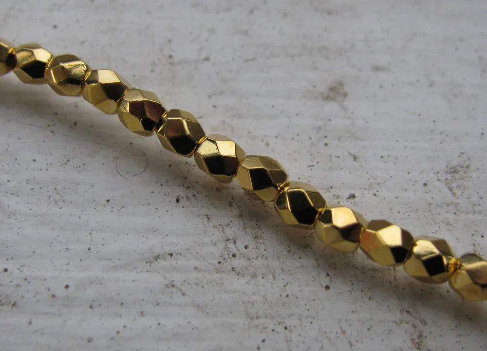 Tjeckiska Firepolish - 24K Gold Plate 3 mm, 50-pack Hilmas Pyssel