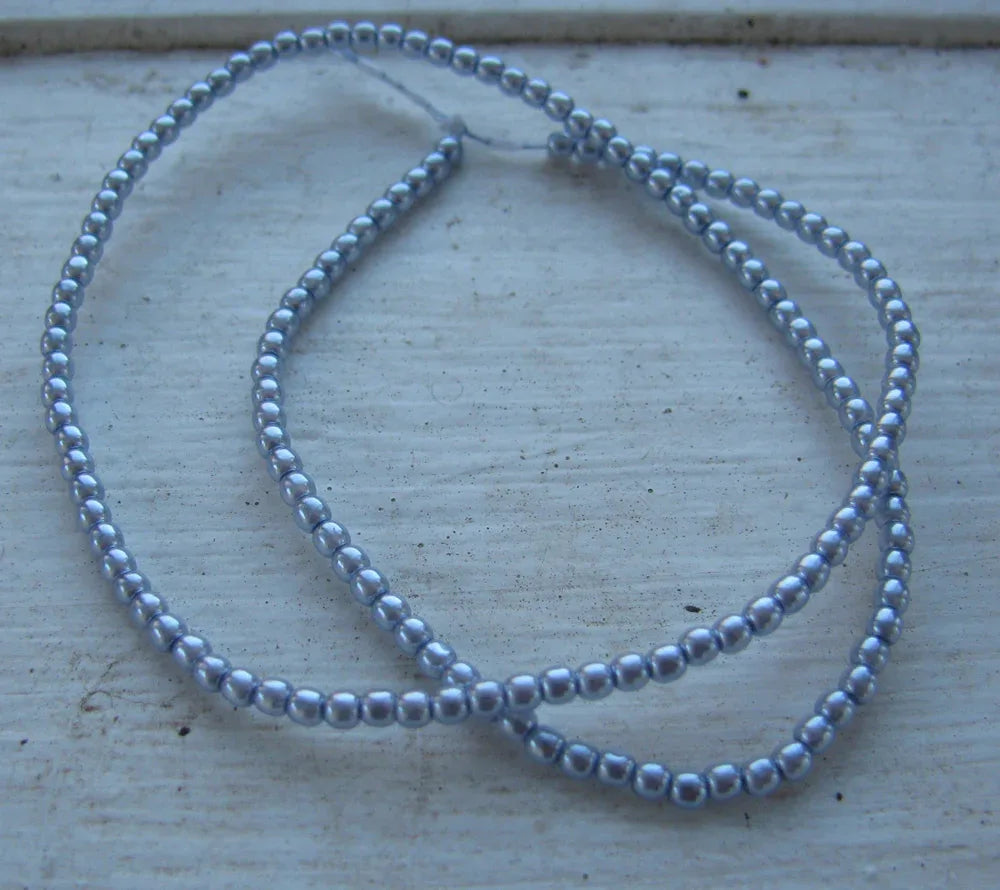 Tjeckiska vaxade glaspärlor - Tanzanite 2mm, 1 sträng Hilmas Pyssel