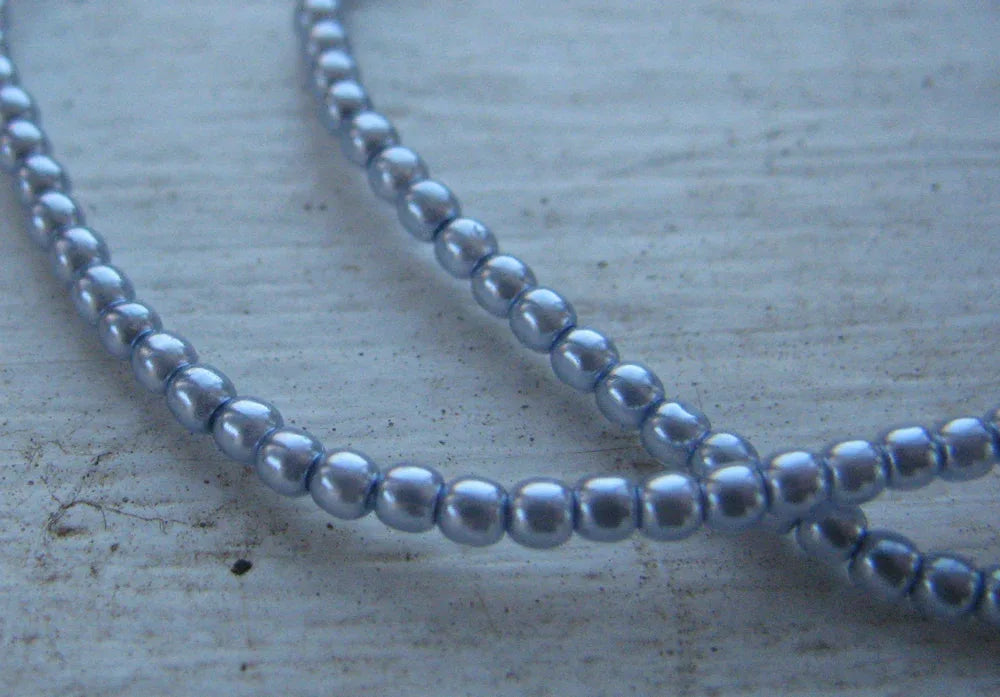 Tjeckiska vaxade glaspärlor - Tanzanite 2mm, 1 sträng Hilmas Pyssel