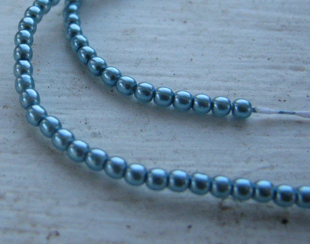 Tjeckiska Vaxade Glaspärlor - Cerulean 2mm, 1 Sträng Hilmas Pyssel