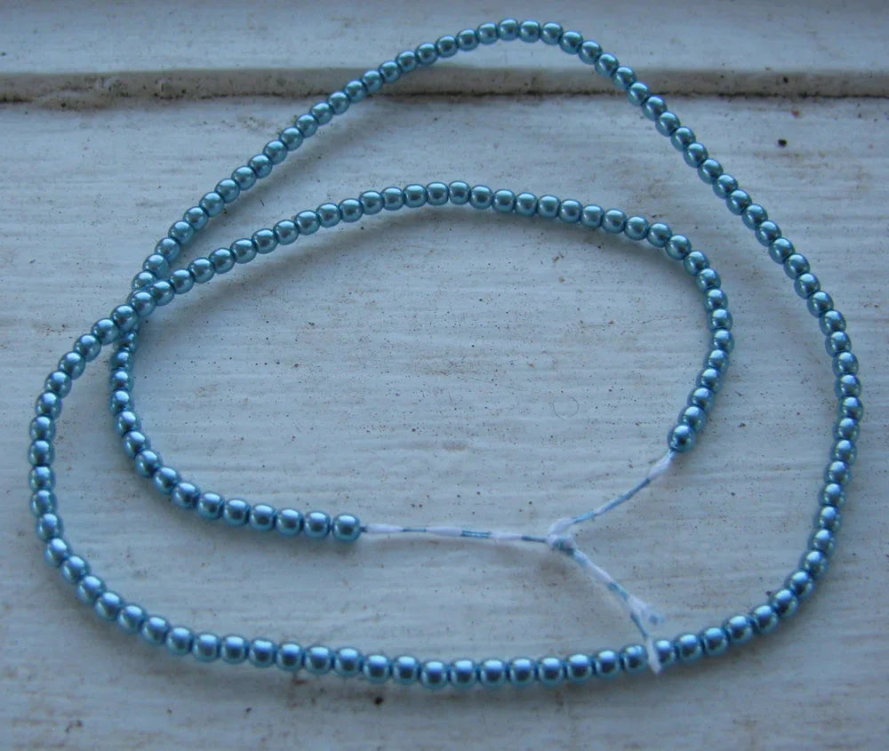 Tjeckiska Vaxade Glaspärlor - Cerulean 2mm, 1 Sträng Hilmas Pyssel