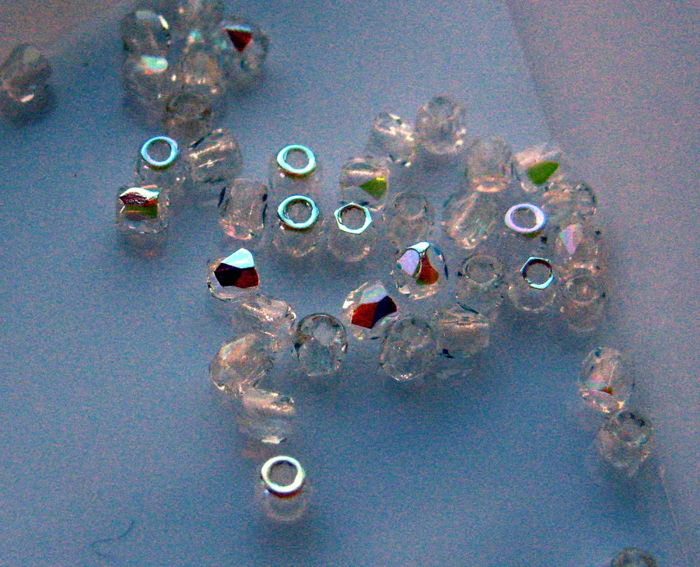 Tjeckiska Firepolish - Crystal AB True 2 mm, 2 gram Hilmas Pyssel