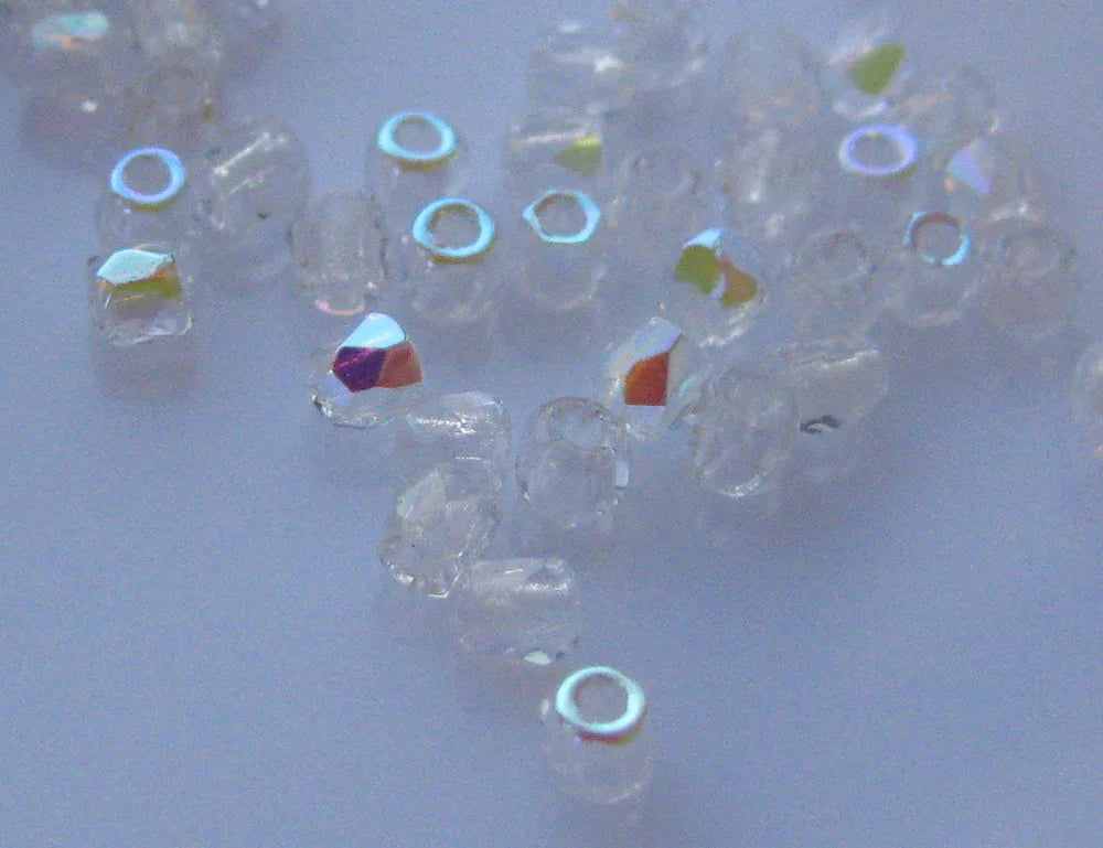 Tjeckiska Firepolish - Crystal AB True 2 mm, 2 gram Hilmas Pyssel