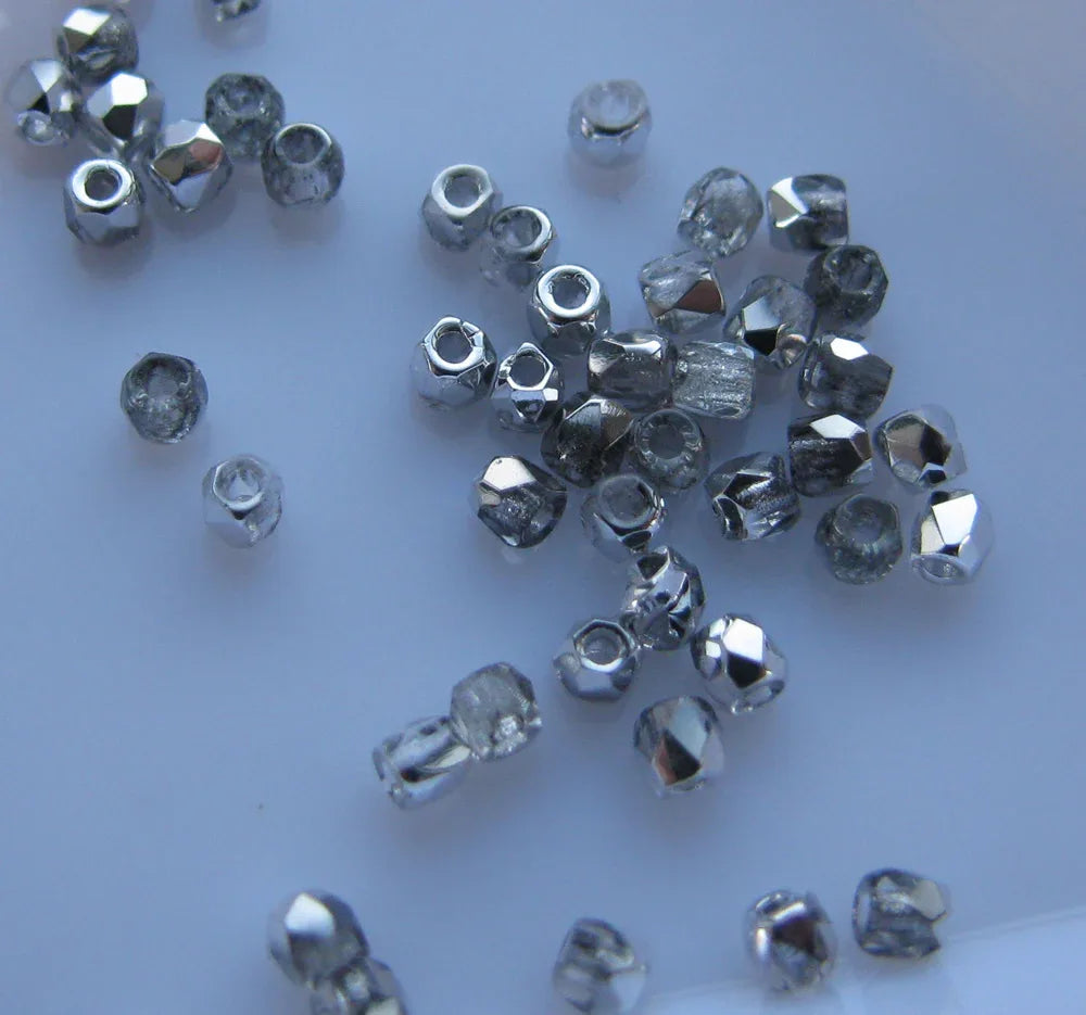 Tjeckiska Firepolish - Crystal Labrador true 2 mm, 2 gram Hilmas Pyssel