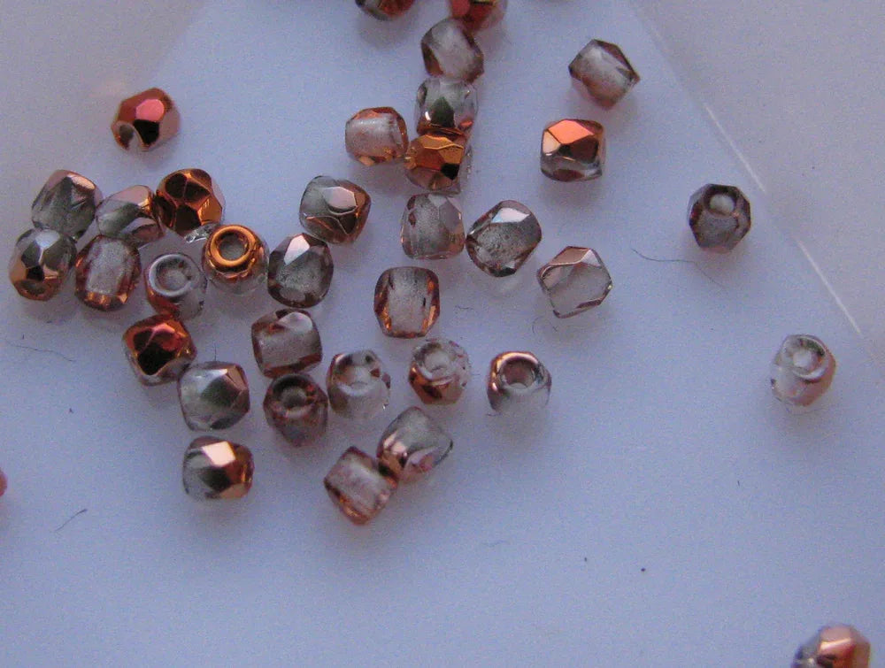 Tjeckiska Firepolish - Crystal Sunset True 2 mm, 50 stycken Hilmas Pyssel