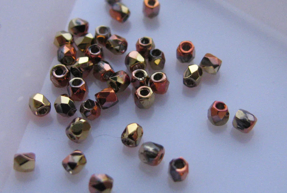 Tjeckiska Firepolish - Crystal California Gold Rush true 2 mm, 2 gram Hilmas Pyssel