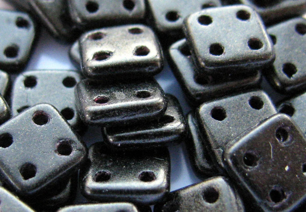 CzechMates QuadraTile - Metallic Suede Dark Green 6x6x2mm, 10 gram CzechMates