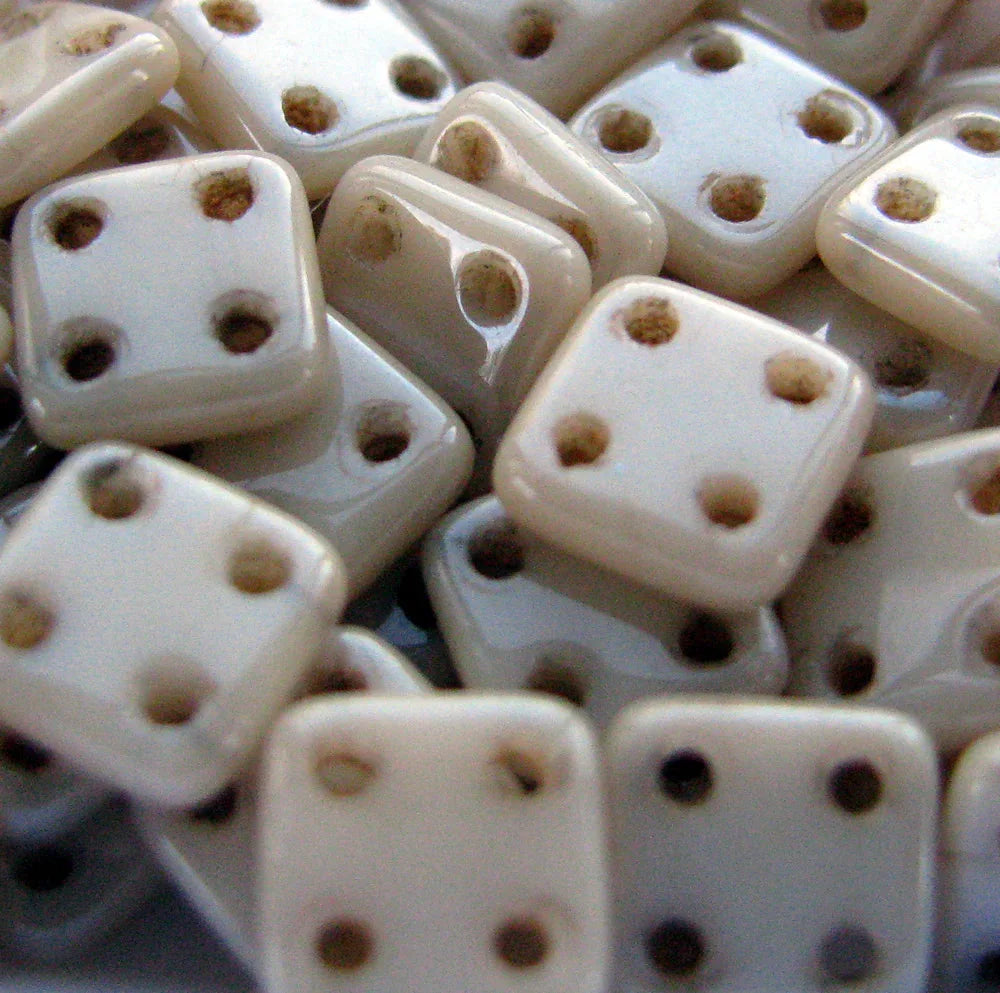 CzechMates QuadraTile - Opaque Luster Champagne 6x6x2mm, 10 gram CzechMates