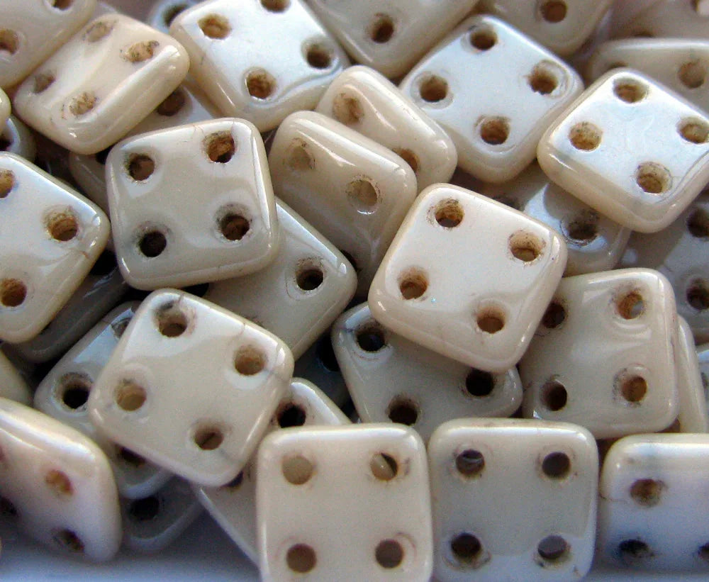 CzechMates QuadraTile - Opaque Luster Champagne 6x6x2mm, 10 gram CzechMates