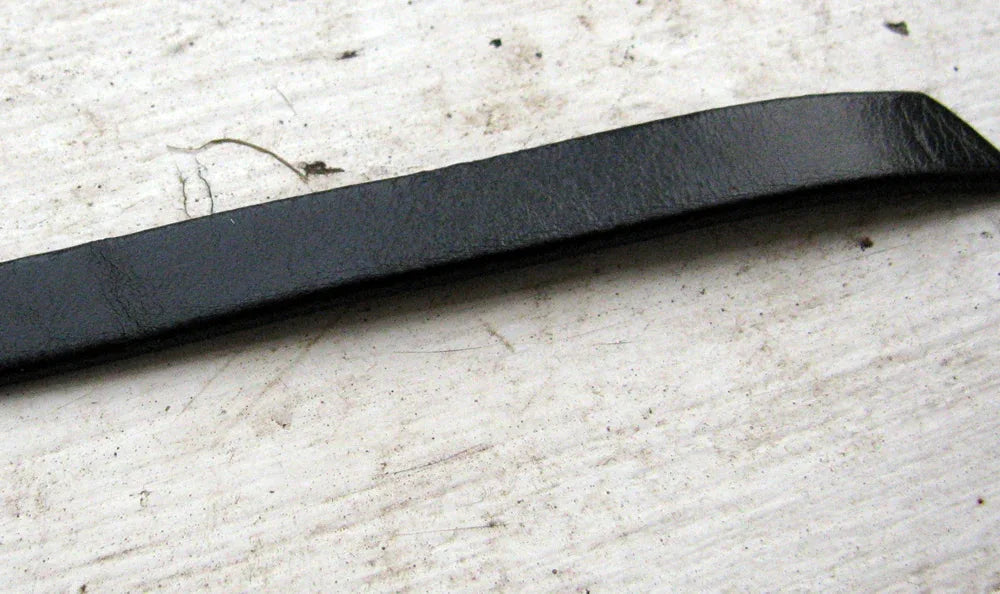 Svart Läderrem 10x2mm - 20 cm Hilmas Pyssel