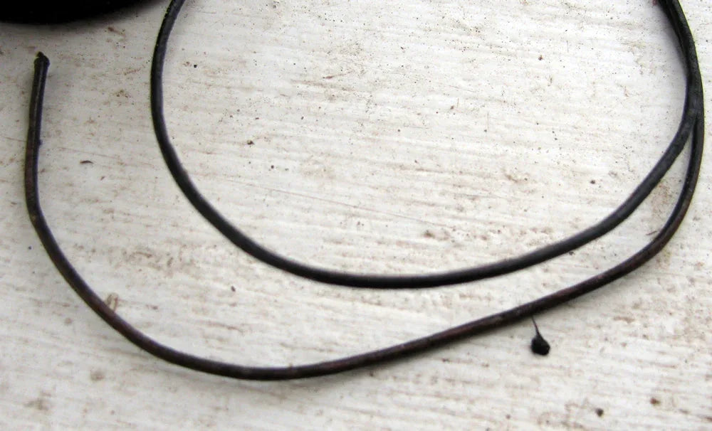 Läderband ca 1 mm - Brun, 1m Hilmas Pyssel