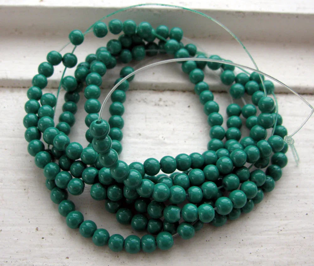 Glaspärlor runda - Grönturkos, 4mm 1 sträng Hilmas Pyssel