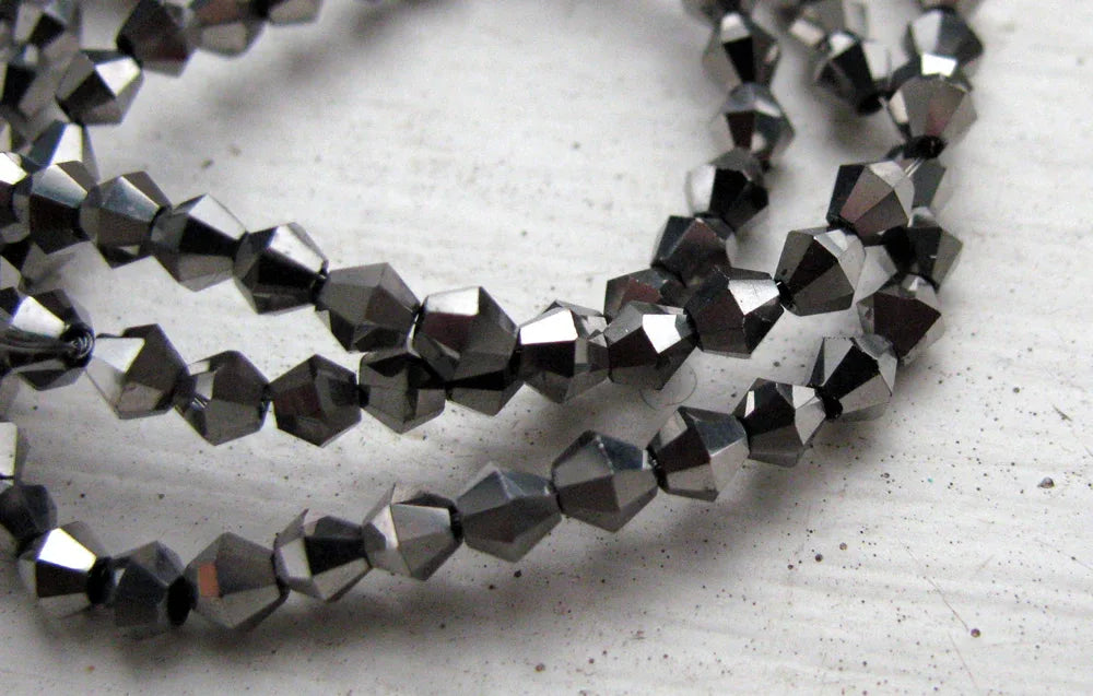 Glaspärlor Bicone - Elektropläterad Silver 3mm, 1 sträng Hilmas Pyssel