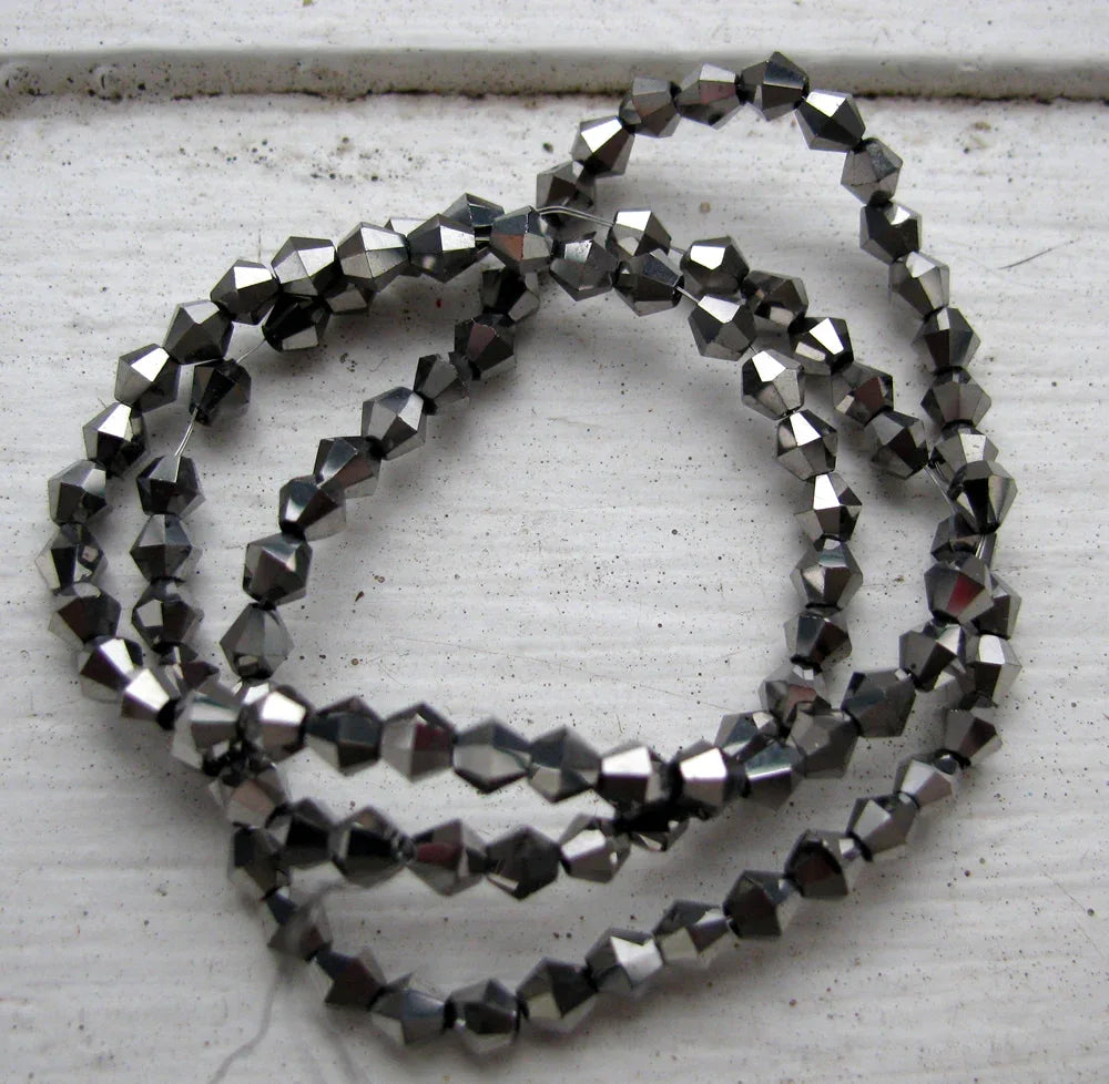 Glaspärlor Bicone - Elektropläterad Silver 3mm, 1 sträng Hilmas Pyssel