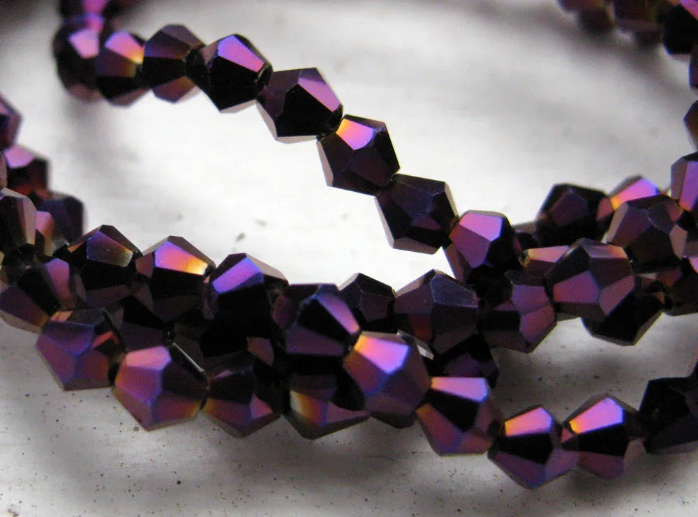 Glaspärlor Bicone - Elektropläterad Lila 3mm, 1 sträng Hilmas Pyssel