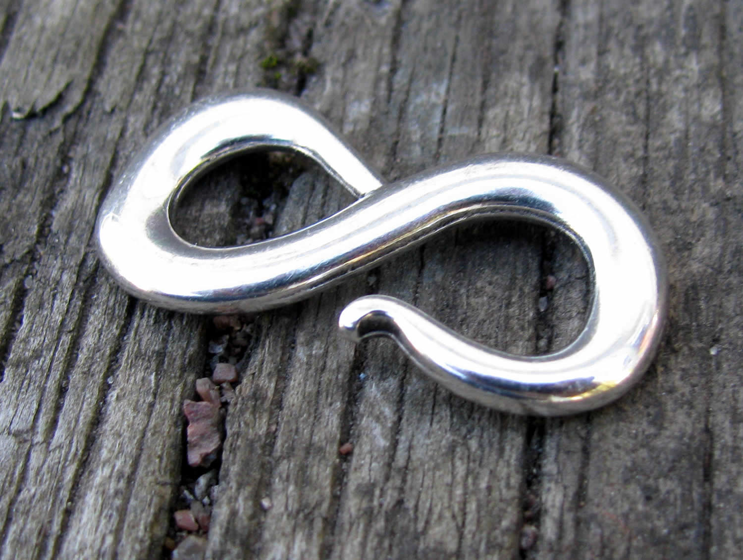 Haklås Silverfärgat - S med krok, 1 styck Grekisk Metall