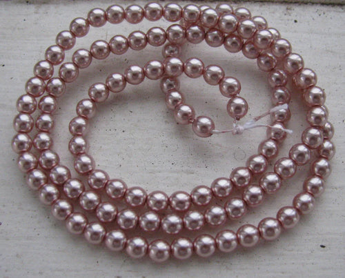 Tjeckiska Vaxade Glaspärlor - Rose Crème 4mm, 1 sträng Hilmas Pyssel