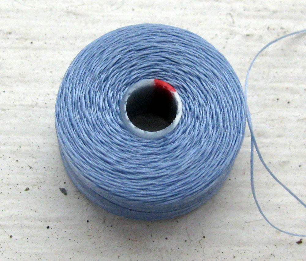 S-Lon Bead Thread - Sky Blue, Size D, 1 Rulle Hilmas Pyssel
