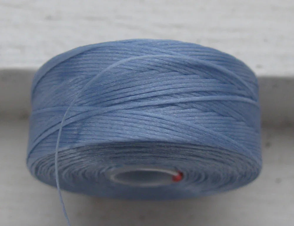 S-Lon Bead Thread - Sky Blue, Size D, 1 Rulle Hilmas Pyssel