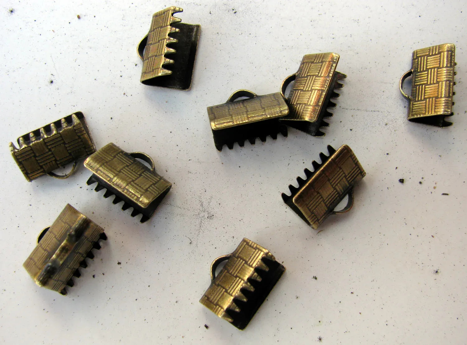 Ändfäste platta band Bronsfärgad - Bredare modell, 10 mm, 10-pack Grekisk Metall