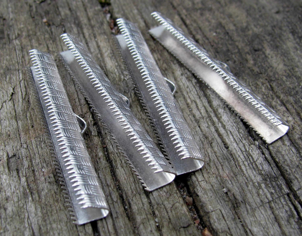 Ändfäste platta band Ljussilverfärgad - Bredare modell 38 mm 4-pack Grekisk Metall